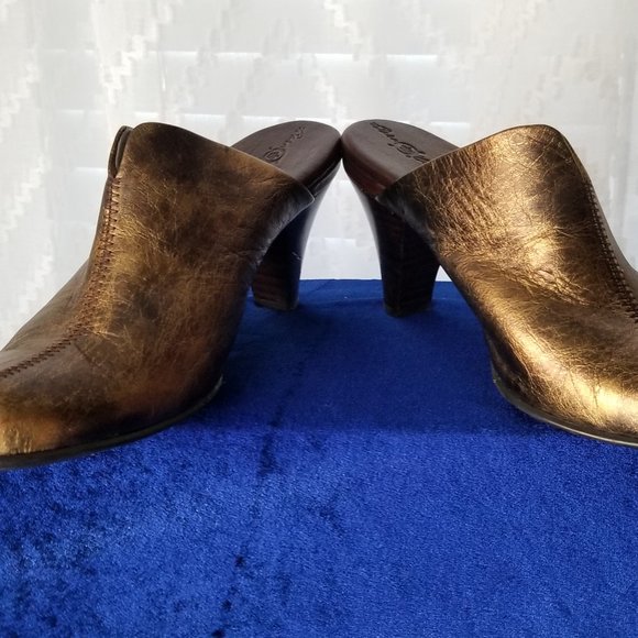 Gold Born Clogs - Picture 4 of 4